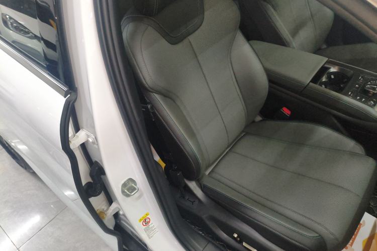 Used BYD Qin L 2025 DM-i Smart Drive 120KM Superior Model
