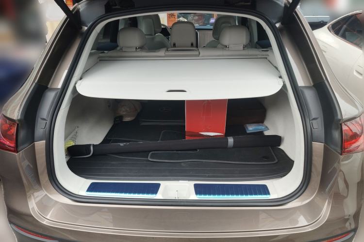 Used Mercedes-Benz EQE SUV 2023 350 4MATIC Luxury Edition Trunk