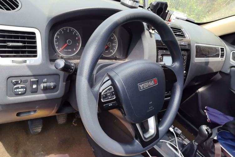 Used Yema T70 2016 1.8L Manual Elite Version Center Console