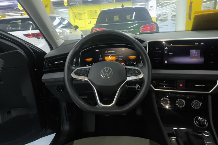 Used Volkswagen Sagitar 2023 200TSI Manual Flyover Edition Steering Wheel