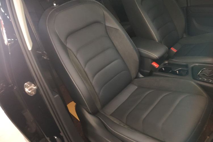 Used Volkswagen Tiguan L 2021 330TSI Automatic Two-Wheel Drive R-Line Enhanced Edition Right Front Seat