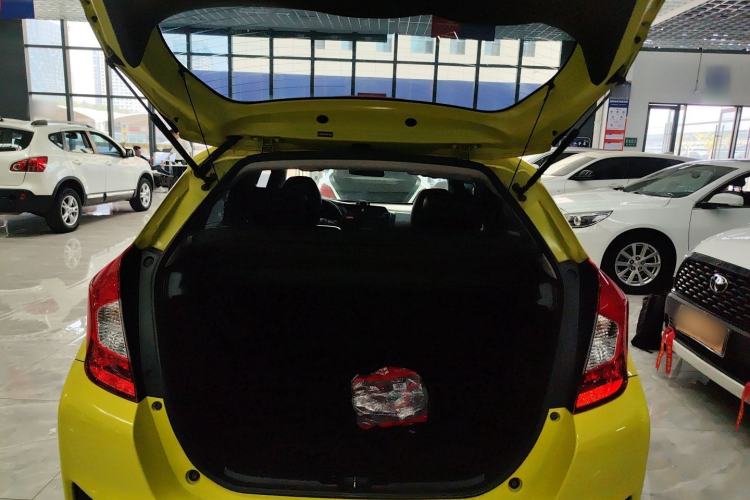 Used Honda Fit 2014 1.5L LX CVT Comfort Model Trunk