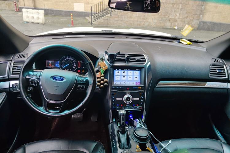 Used Ford Explorer 2017 2.3T Elite Edition Center Console