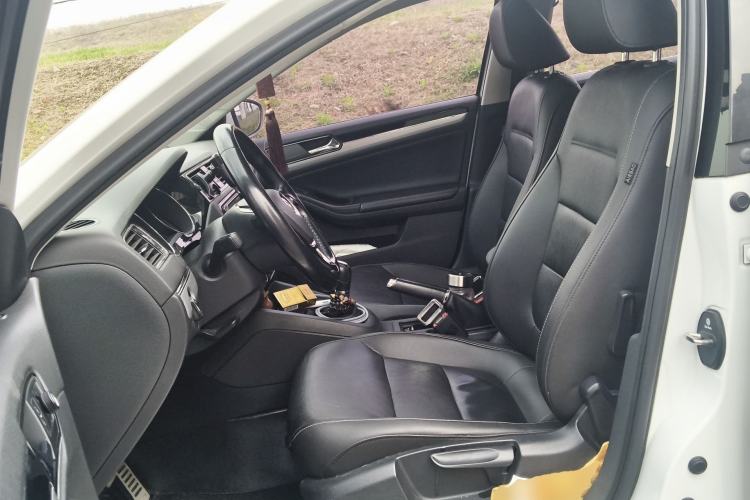 Used Volkswagen Sagitar 2018 1.6L Automatic Comfort Model Left Front Seat