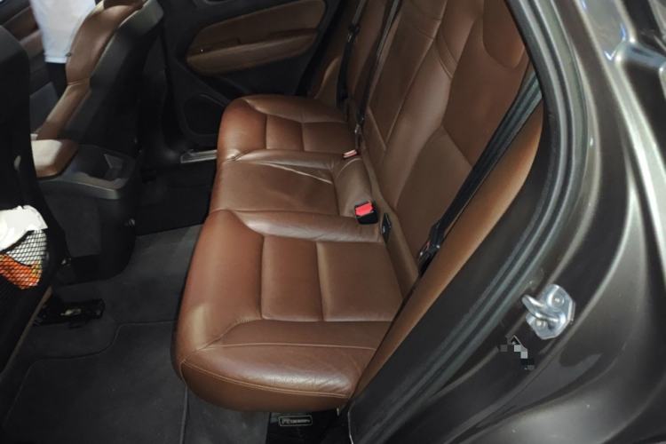 Used Volvo XC60 2019 T5 4x4 Smart Edition China VI Standard Left Rear Seat