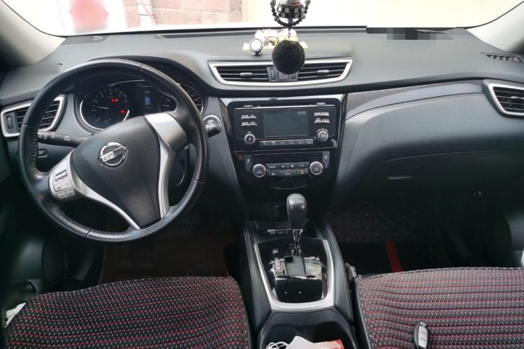 Used Nissan X-Trail 2014 2.5L CVT Leading Edition 4WD
