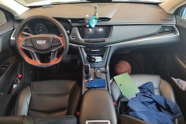 Used Cadillac XT5 2017 Anniversary Edition 25T Luxury Model
