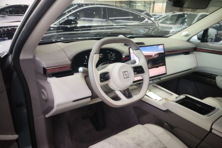 Used Zeekr 7X 2025 100kWh Long-Range All-Wheel Drive Intelligent Driving Version Center Console