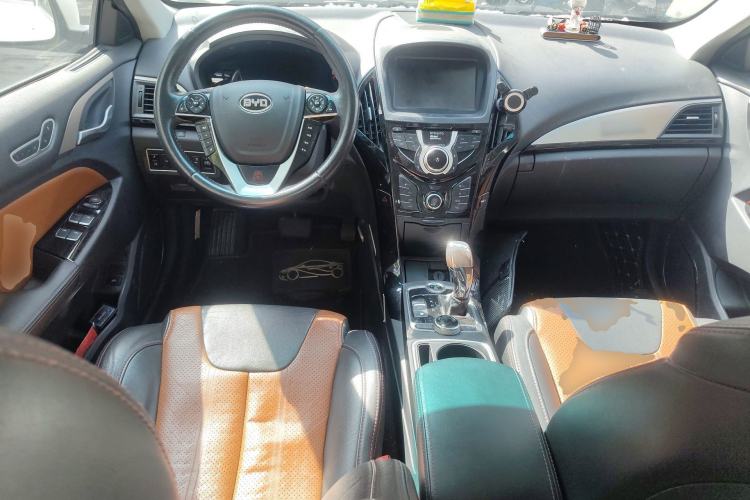 Used BYD Qin New Energy 2015 1.5T Dual-Crown Flagship Plus Edition
