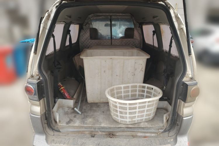 Used FORTHING Lingzhi 2014 M3 1.6L 7-Seater Luxury Model Trunk