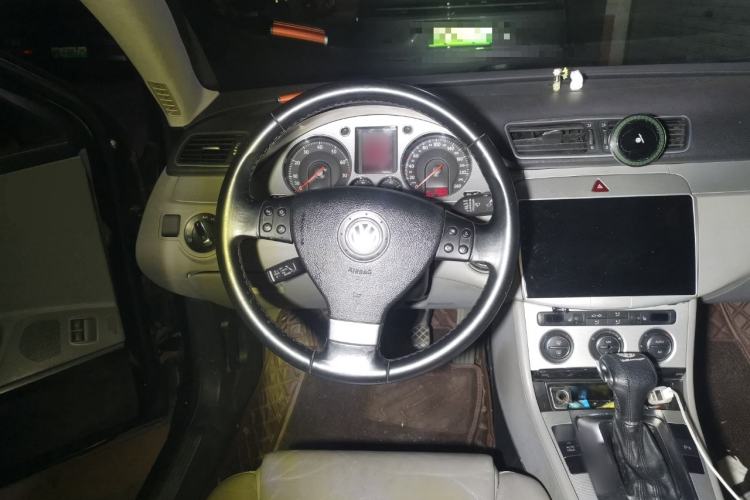 Used Volkswagen Magotan 2011 1.8TSI DSG Comfort Model Steering Wheel