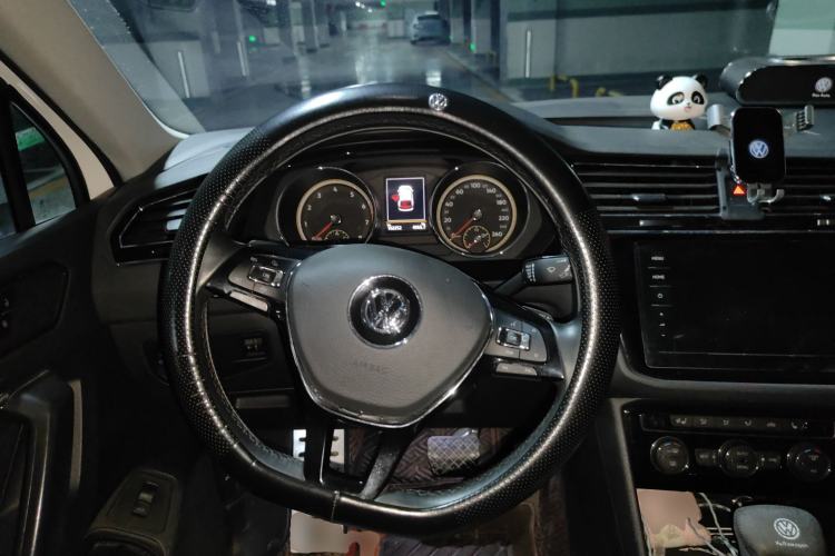 Used Volkswagen Tiguan L 2020 330TSI Automatic Two-Wheel Drive Smart Luxury Edition China VI Standard
