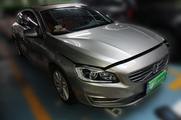 Used Volvo S60 2014 S60L 2.0T Zhiyuan Edition
