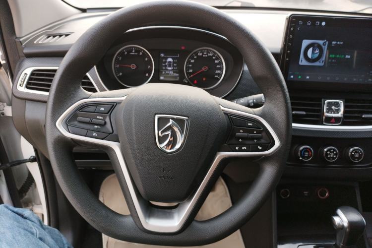 Used Baojun 730 2019 1.5T CVT Fashion Model 7 Seats China V Emission Standard Steering Wheel