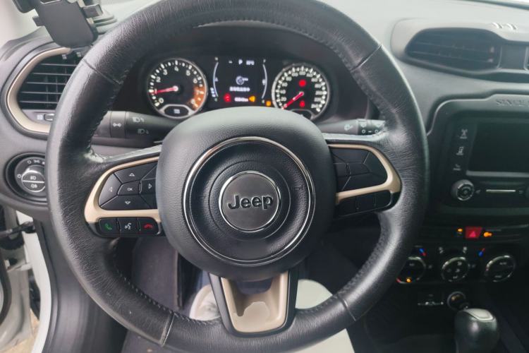 Used Jeep Renegade 2017 180T Automatic Jingneng Edition Steering Wheel