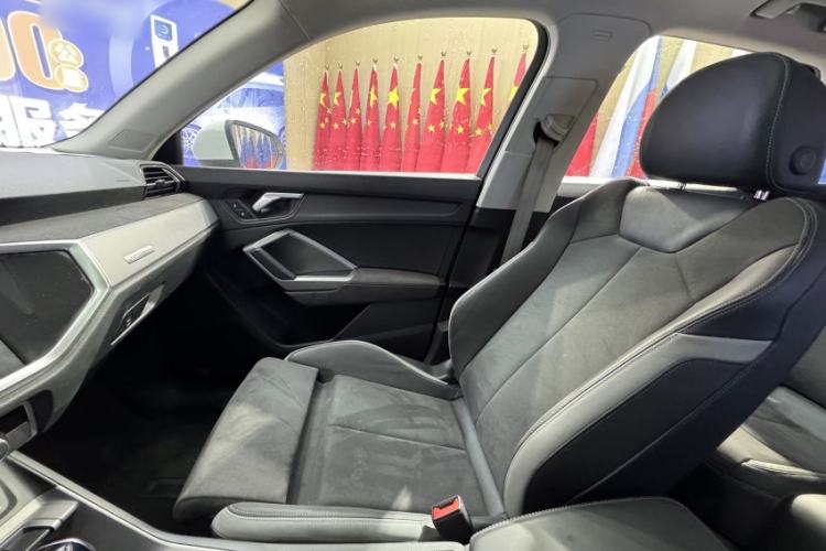 Used Audi Q3 2022 35 TFSI Progressive Dynamic Edition Interior 8