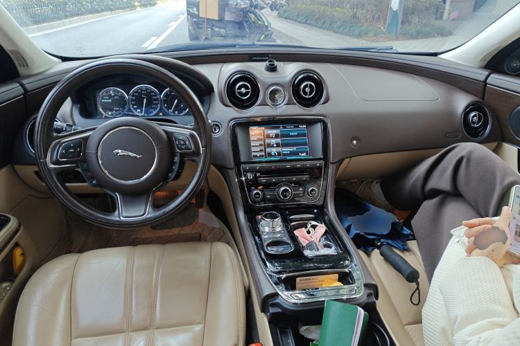 Used Jaguar XJ 2015 XJL 3.0 SC Elegant Business 80th Anniversary Limited Edition Center Console