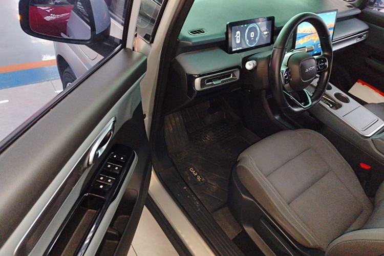 Used AION Y 2023 Younger
