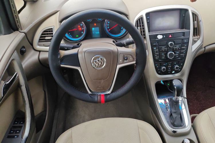 Used Buick GT 2013 GT 1.6L Automatic Fashion Edition Steering Wheel
