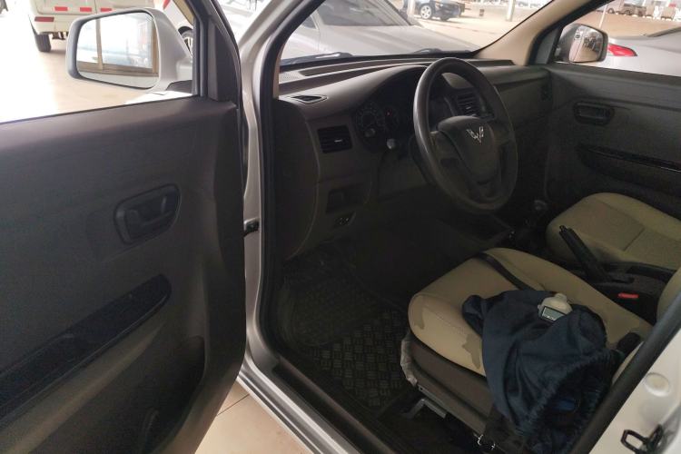 Used Wuling Rongguang V 2019 1.5L Standard Version China VI LAR
