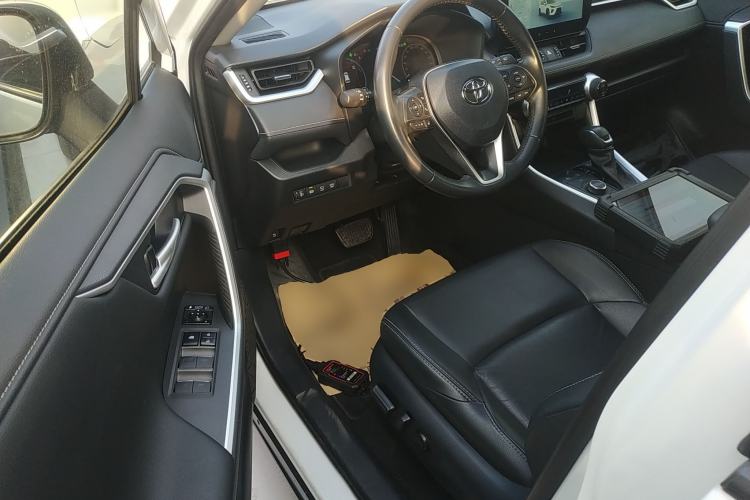 Used Toyota Wildlander 2023 Dual-Engine 2.5L E-CVT 4x4 Luxury PLUS Edition
