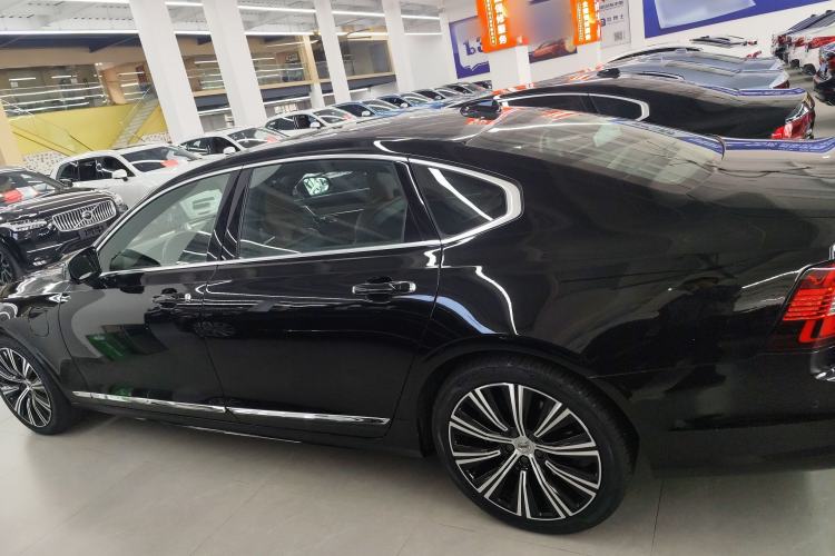Used Volvo S90 New Energy 2022 T8 eDrive Hybrid Luxury Edition