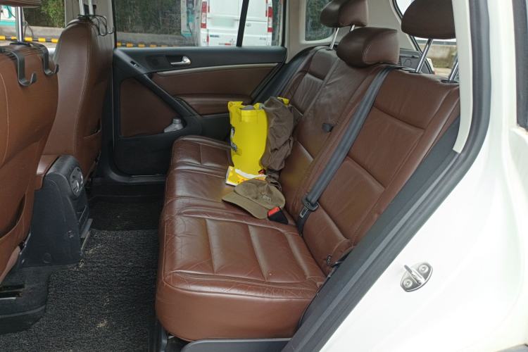 Used Volkswagen Tiguan 2015 2.0 TSI Automatic All-Wheel Drive Luxury Edition Left Rear Seat