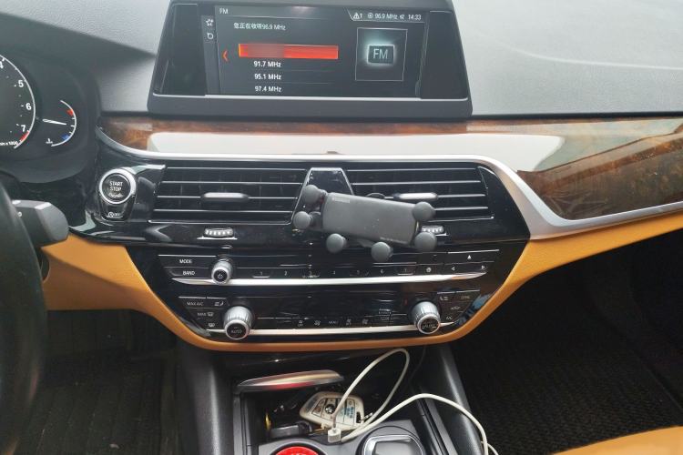 Used BMW 5 Series 2018 528Li Launch Special Edition Audio And AC Panel