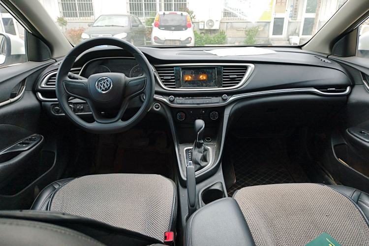 Used Buick GT 2021 1.3T Automatic Mild Hybrid Elite Version Center Console