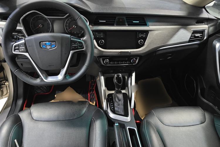 Used Geely Auto Vision X3 2017 1.5L Automatic Elite Model Center Console