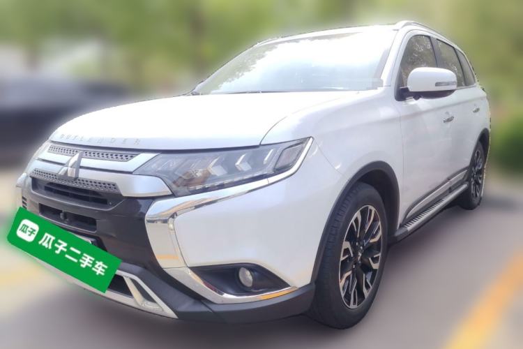 Used Mitsubishi Outlander 2019 2.4L 4x4 Zhi Xiang Edition 5 Seats China VI Standard