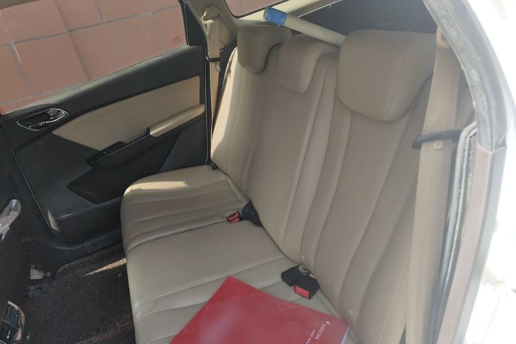 Used Baojun 310W 2017 1.5L Manual Luxury Edition China V