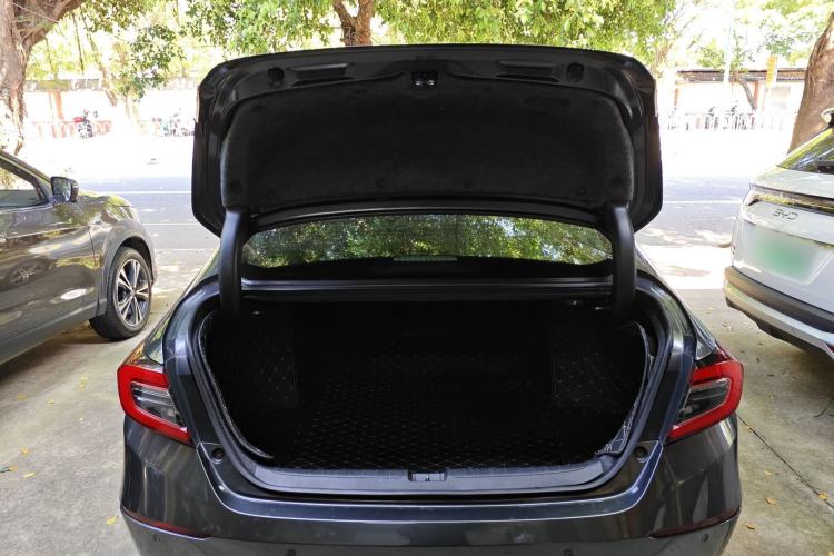 Used Honda Accord 2018 Rui Hybrid 2.0L Rui Zun Edition China VI
