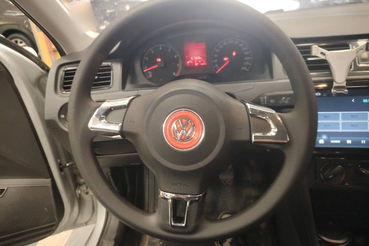 Used Volkswagen Santana 2015 1.6L Manual Fashion Edition Steering Wheel