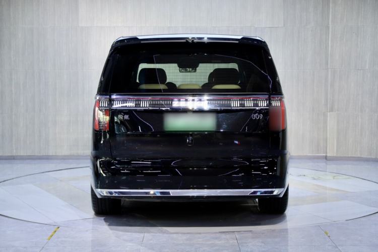 Used Zeekr 009 2024 7-Seater Walk-Through Version Four-Wheel Drive 108 kWh Exterior 3