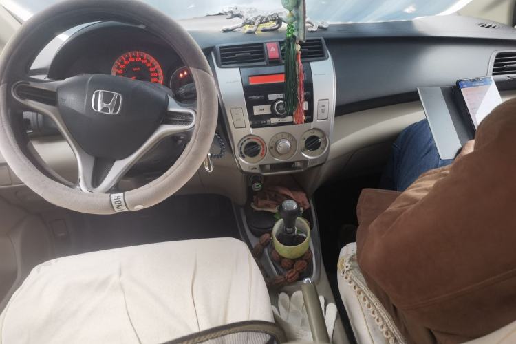 Used Honda City Classic 2008 1.5L manual Elite Edition Center Console