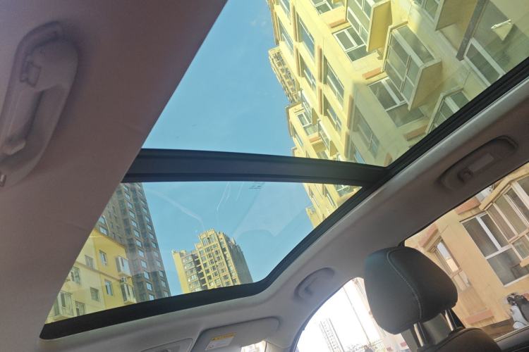 Used Roewe RX5 2018 20T Two-Wheel Drive Manual Flagship Edition
