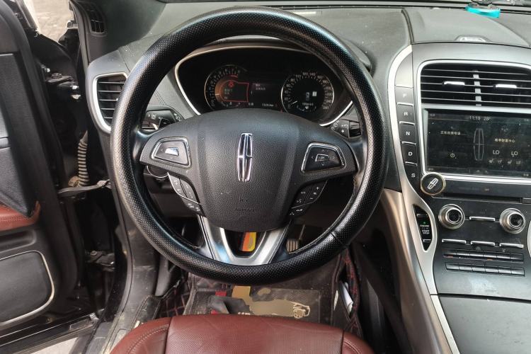 Used Lincoln MKX 2015 2.0T Two-Wheel Drive Deluxe Edition
