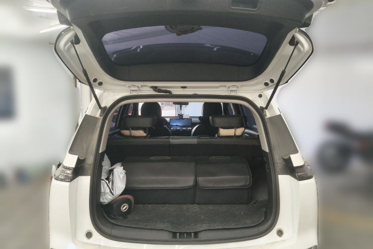 Used AION Y 2023 Younger Star Edition Trunk