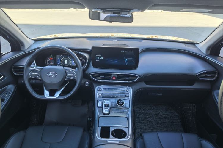 Used Hyundai Santa Fe 2023 Traveler 380T GDi Automatic Two-Wheel Drive GLX Elite Edition Interior 4