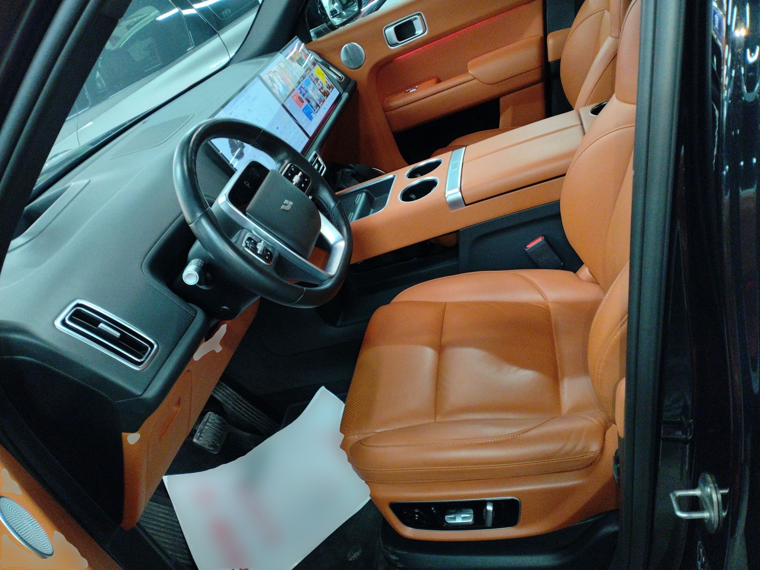 المقاعد الأمامية داخل السيارة