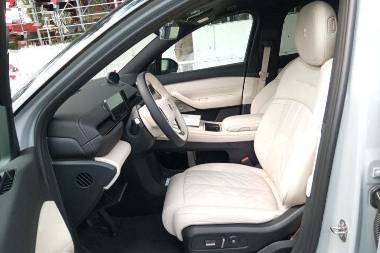 Used Nio ES6 2025 75 kWh Left Front Seat