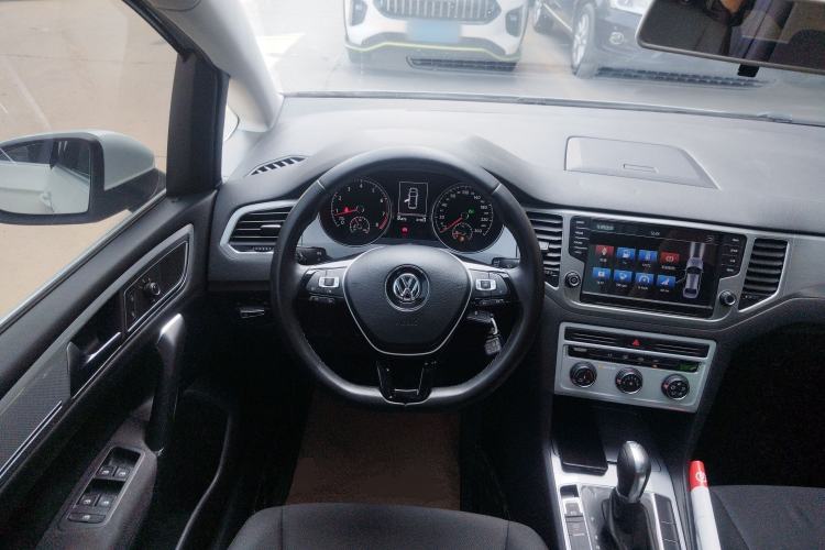 Used Volkswagen Golf Sportsvan 2016 230TSI Automatic Trend Edition Steering Wheel