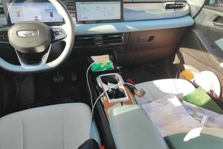 Used Geometry E Firefly 2024 401 km Fluorescent