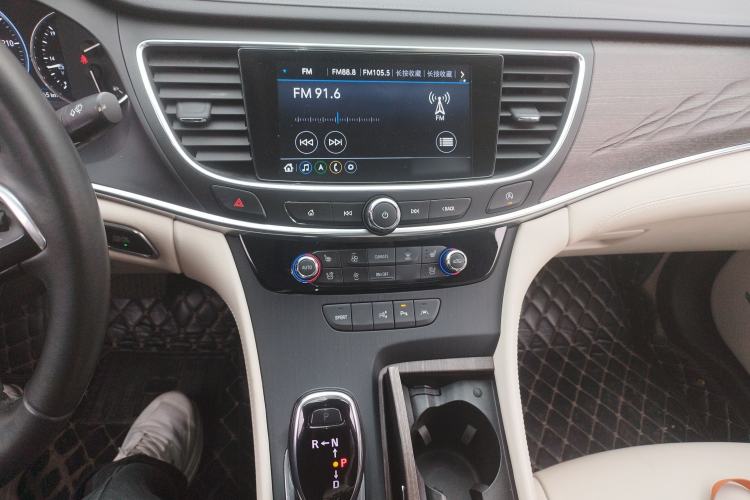 Used Buick LaCrosse 2022 Avenir Avia First Edition Audio And AC Panel