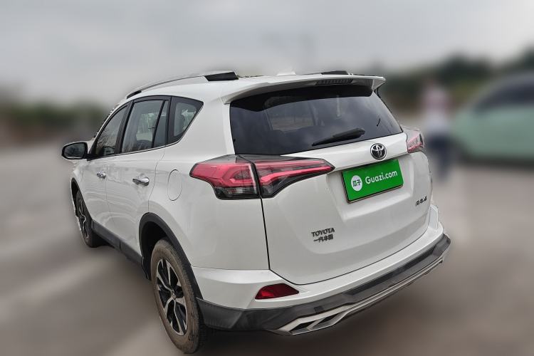 Used Toyota RAV4 2016 2.0L CVT Two-Wheel Drive Fashion Edition China V Standard