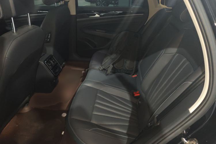 Used Volkswagen Passat 2025 Premium Version 380TSI Dragon Edition Left Rear Seat