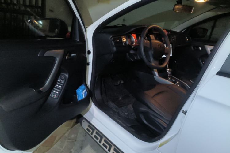 Used Citroen C3-XR 2015 1.6L Automatic Fashion Model Driver Seat