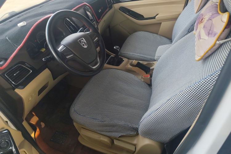 Used Baojun 730 2014 1.5L manual Comfort ESP version 7 seats