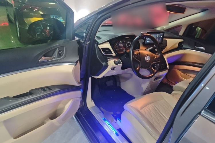 Used Buick GL8 2023 Facelifted Land Cruiser Executive Luxury Version